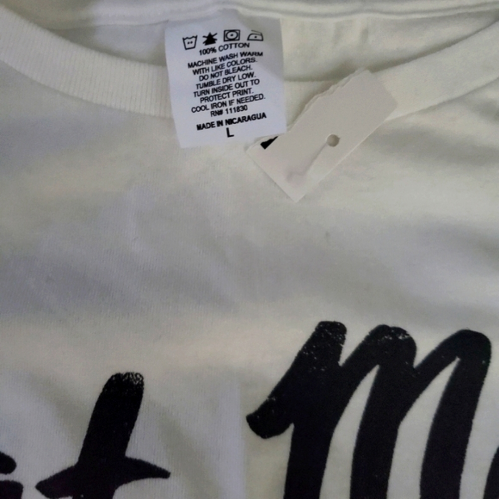 Cat Mom T-shirt - Picture 2 of 3
